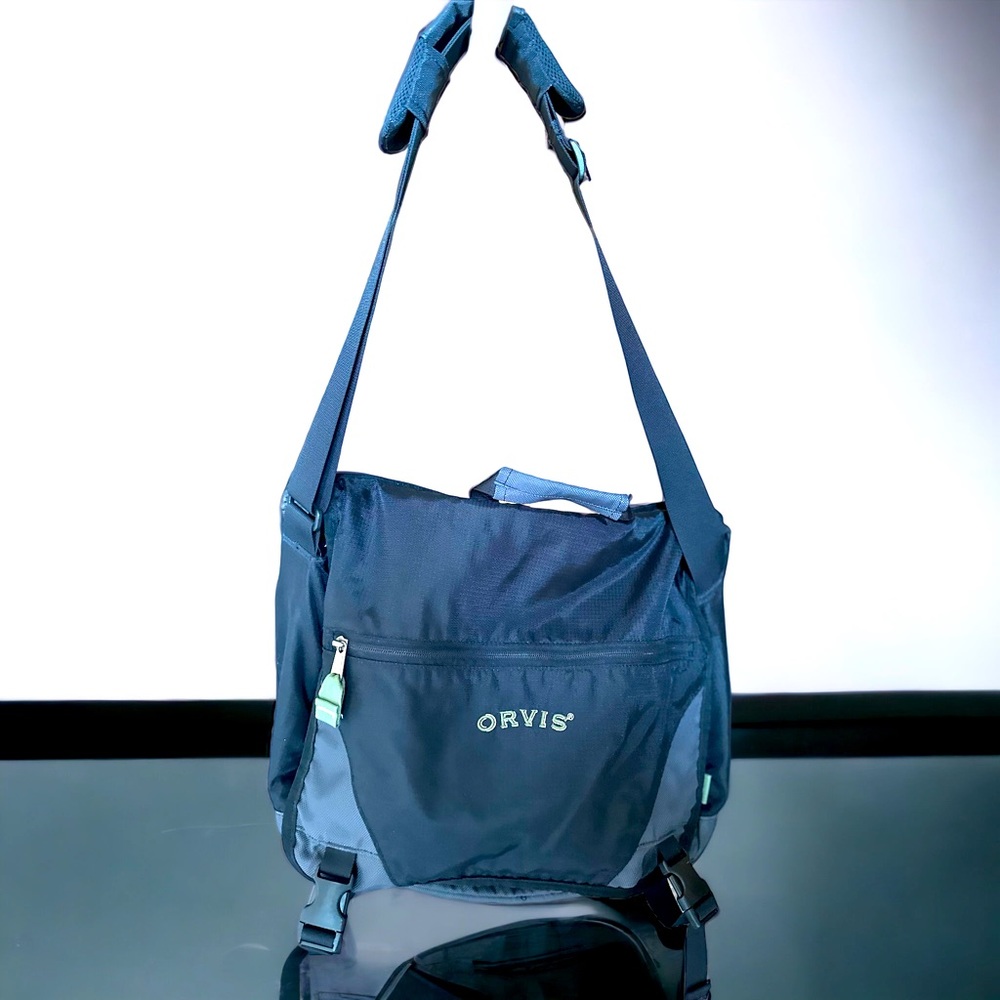 Orvis Nylon Messenger Bag Grey  Black and
Light Green with shoulder Strap